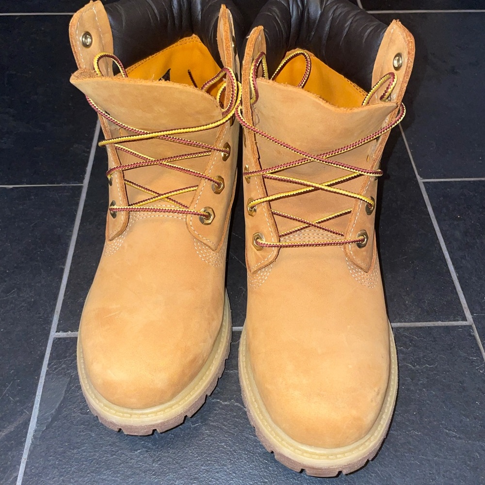 BRAND NEW Women’s Timberland Boots